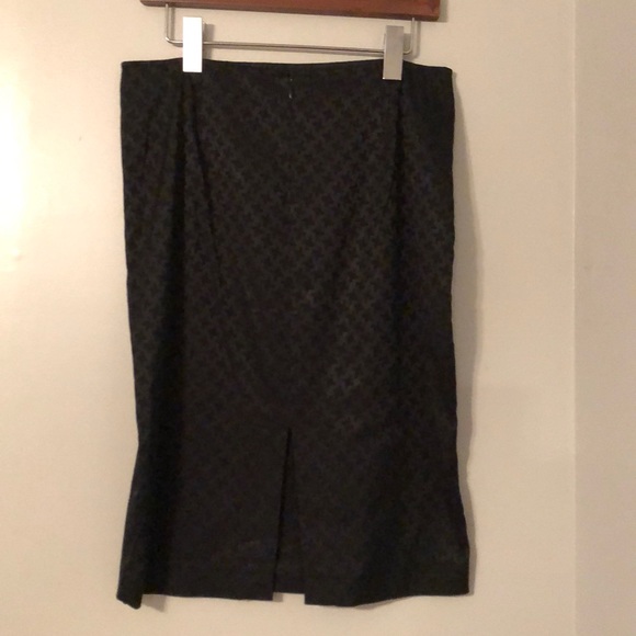 Guess Collection Houndstooth Pencil Skirt - Picture 3 of 3